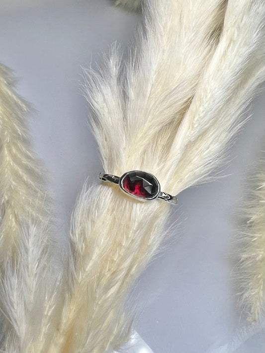 Garnet stacking ring - Size N 1/2