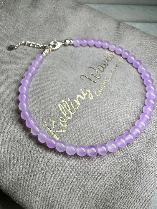 Dyed lilac jade bracelet