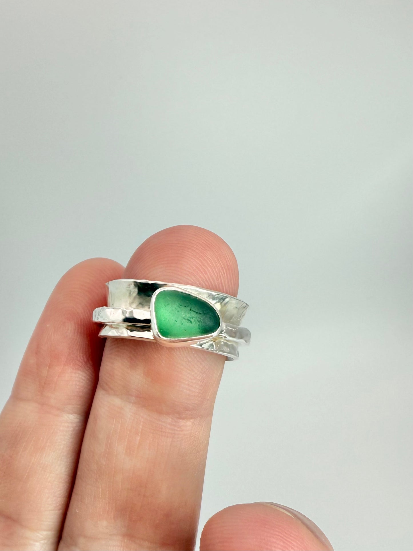 Teal Cornish seaglass spinner ring - size M