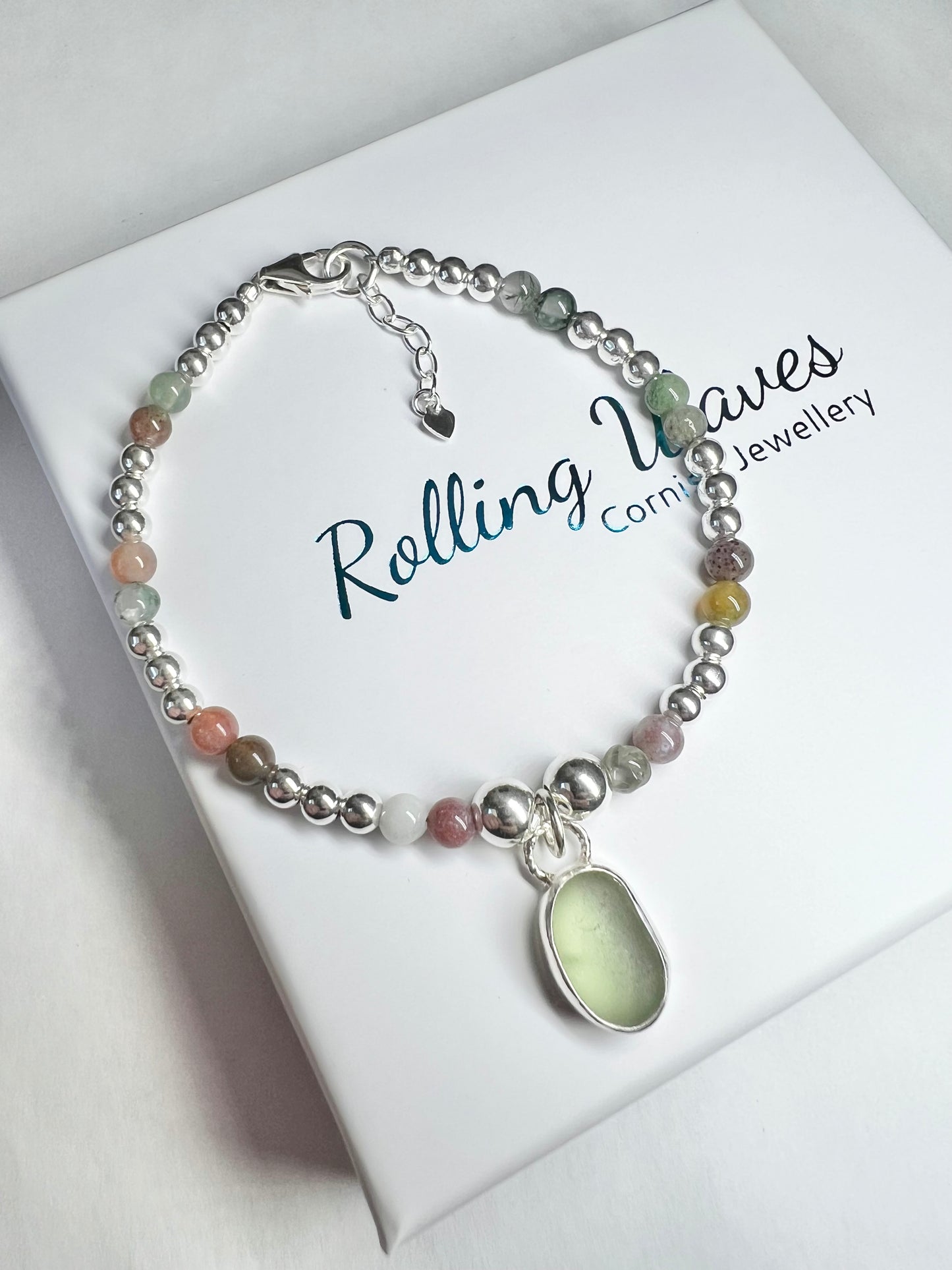 Sage green Cornish seaglass & Indian agate beaded bracelet