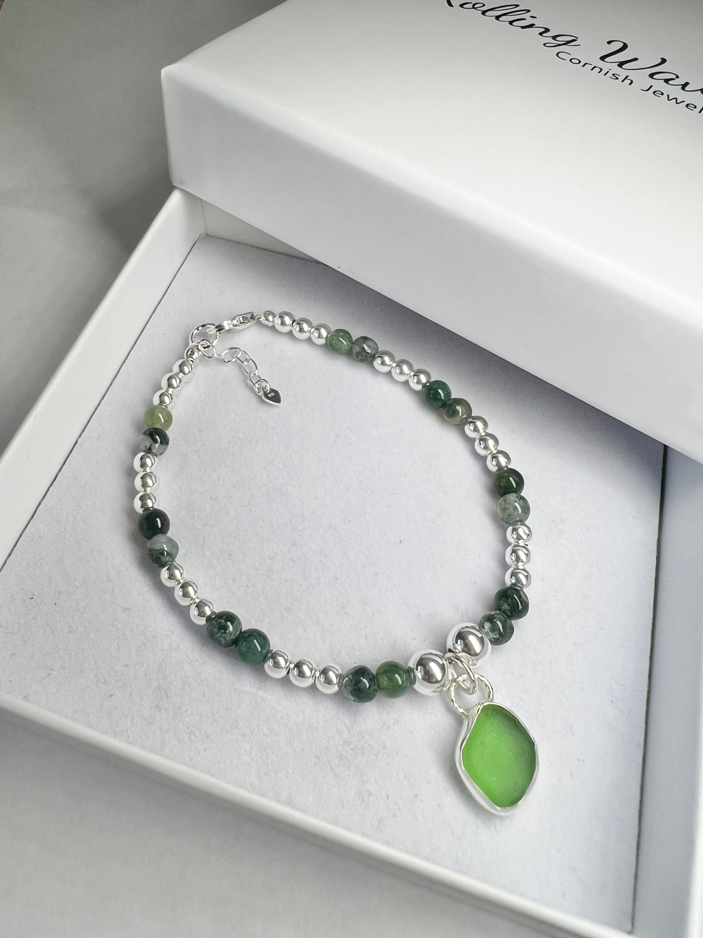 Kelly green Cornish seaglass & moss agate beaded bracelet