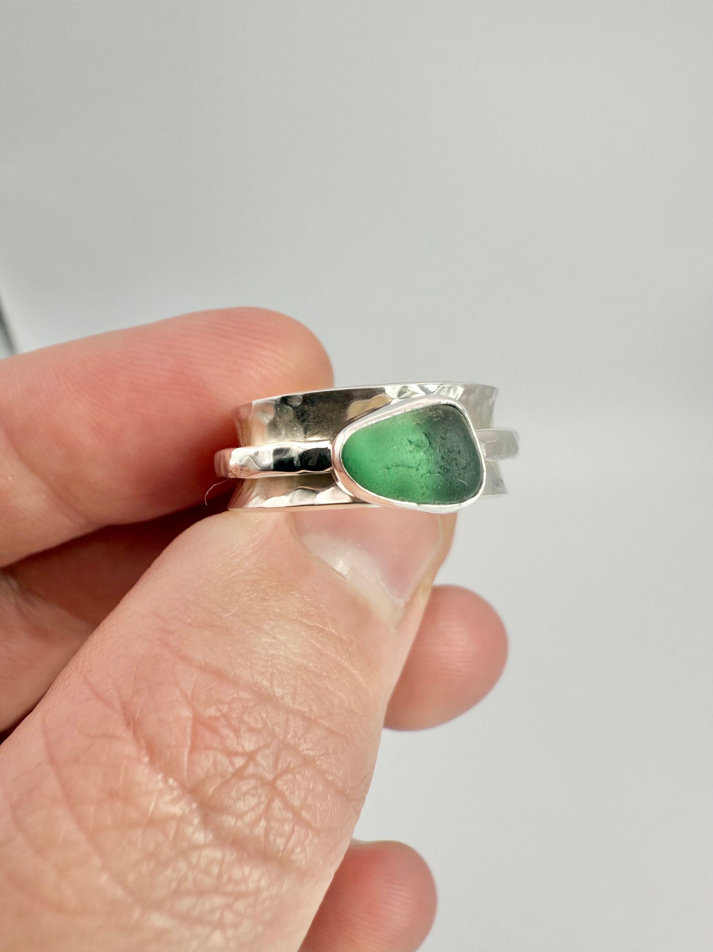 Teal Cornish seaglass spinner ring - size M
