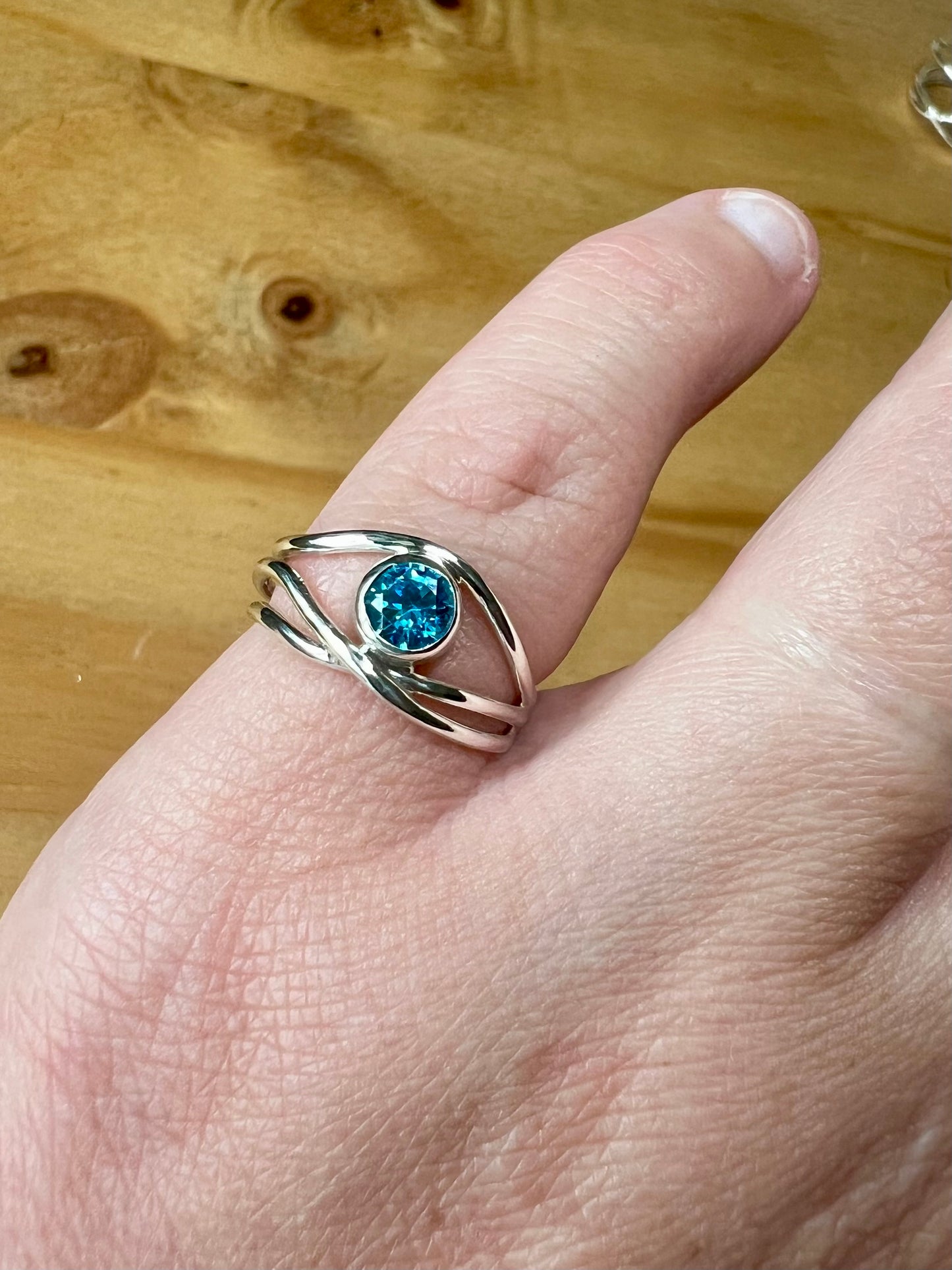 Cubic zirconia ‘Entangled’ ring size J