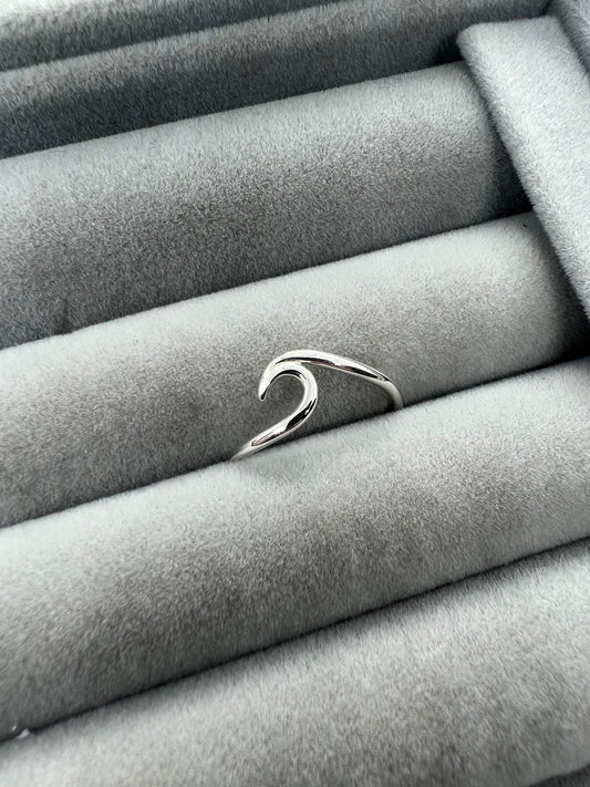 Flash sale sterling silver wave ring - was £27 now £18