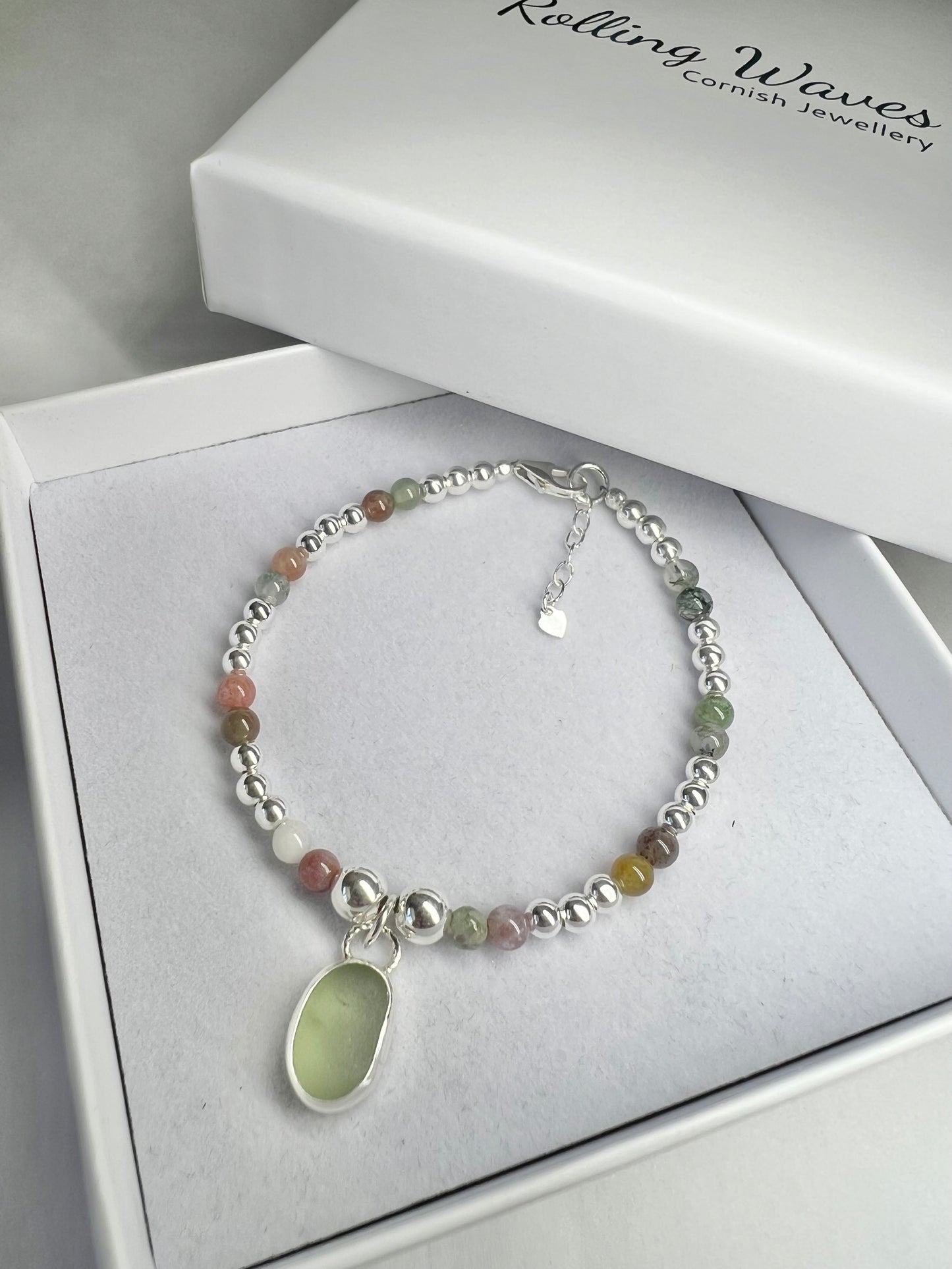 Sage green Cornish seaglass & Indian agate beaded bracelet