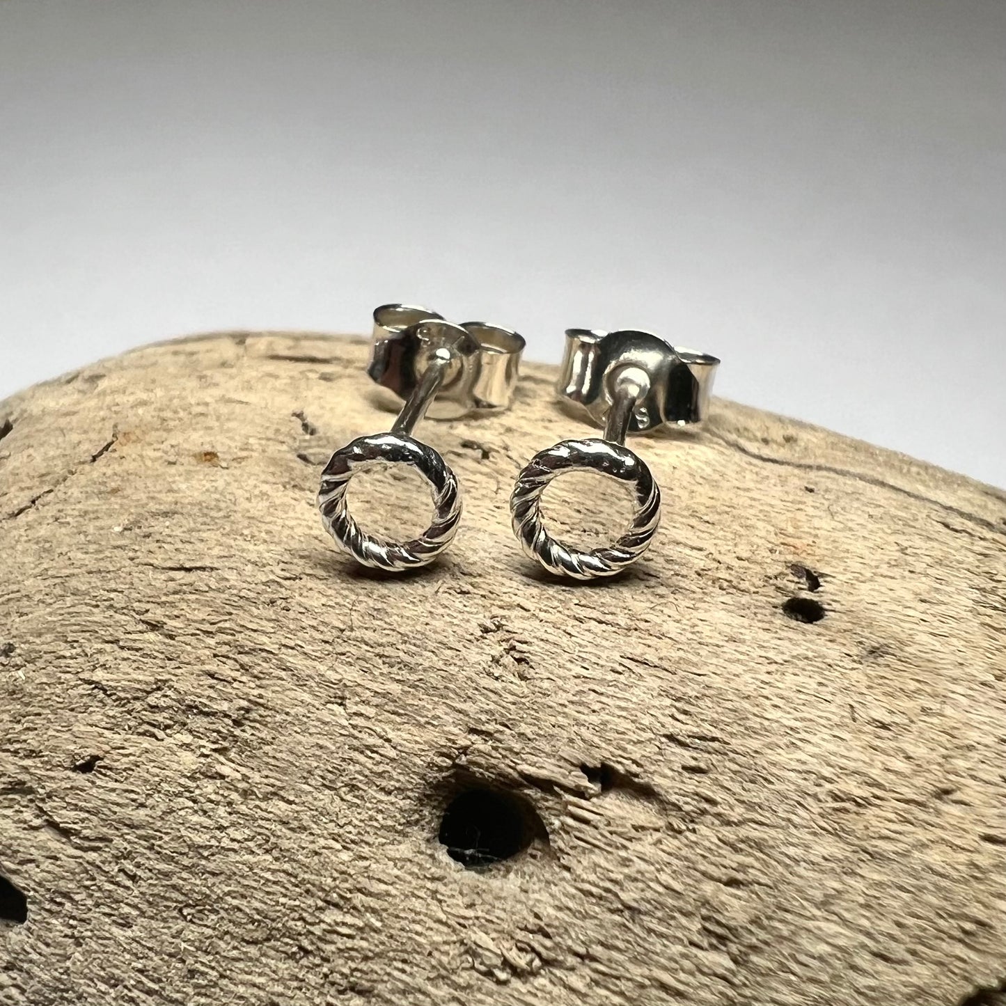 Rope effect circle studs - Sterling silver