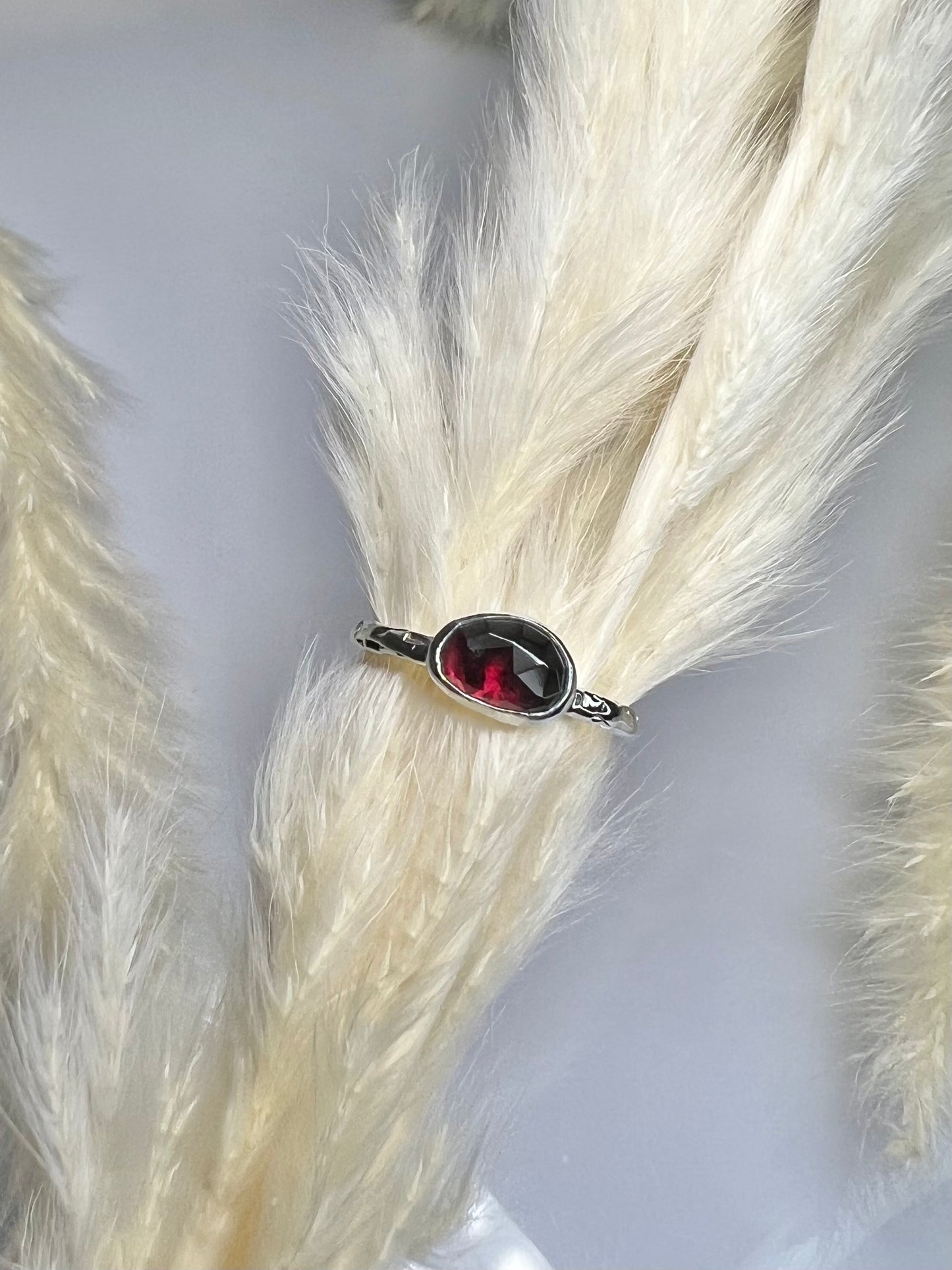 Garnet stacking ring - Size N 1/2